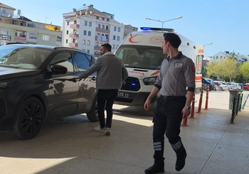 İnegöl Acil Serviste yanlış parklanma ambulansı engelledi!