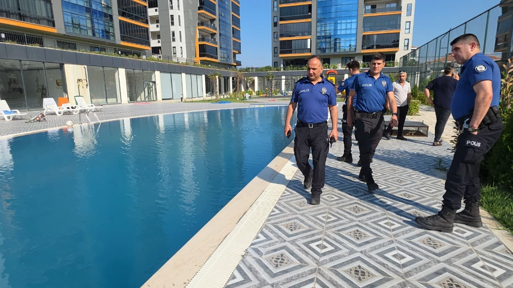 İnegöl'de 3 Yaşındaki Çocuk Site Havuzunda Boğuldu