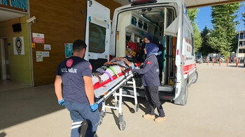 İnegöl Girişinde Feci Kaza! Motosiklet Dereye Uçtu