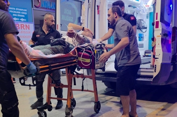 İnegöl'de Elektrikli Testere Faciası: İki Bacağı Derin Kesildi